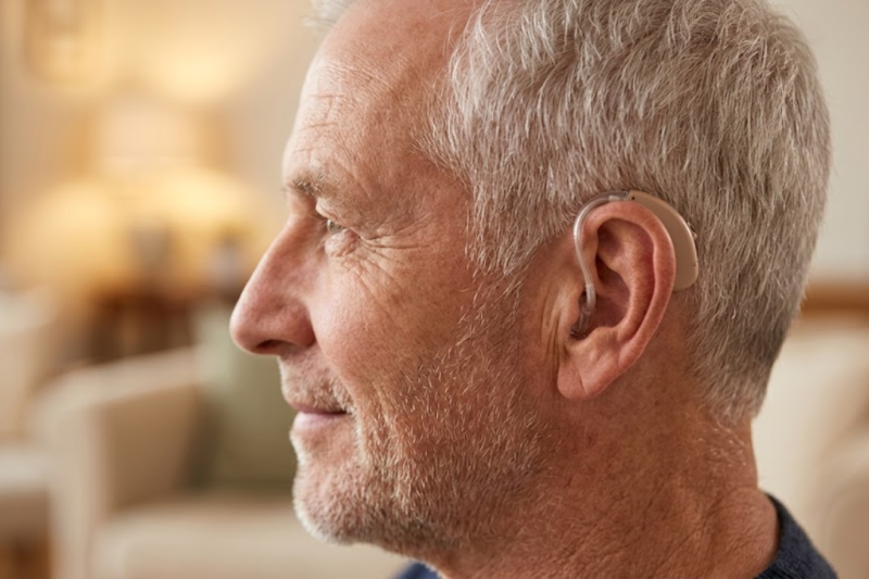 Próteses Auditivas: Guia Completo para Melhorar sua Audição